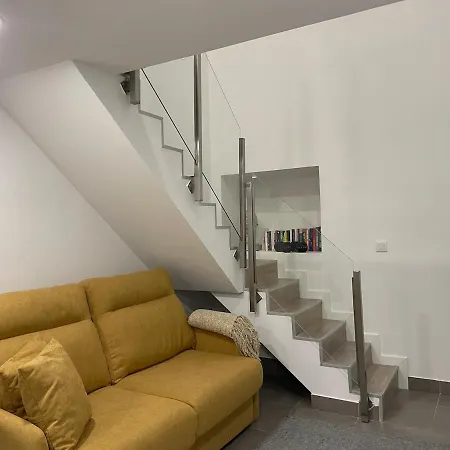 1881 Historical Loft With Garden Апартаменти